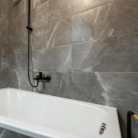 Apartment Mojmirova Center *